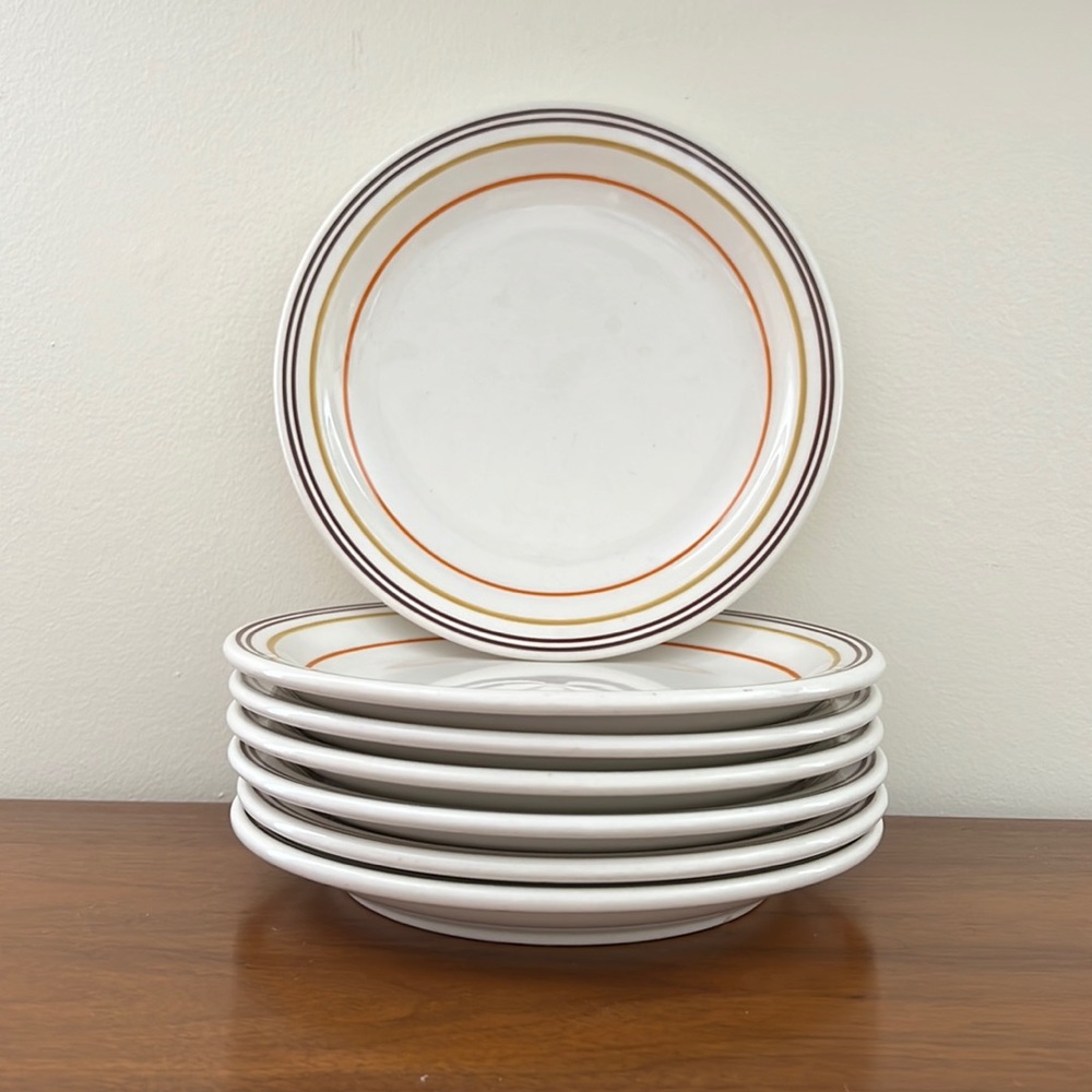 Vintage Homer Laughlin Plates - Picture 2 of 4